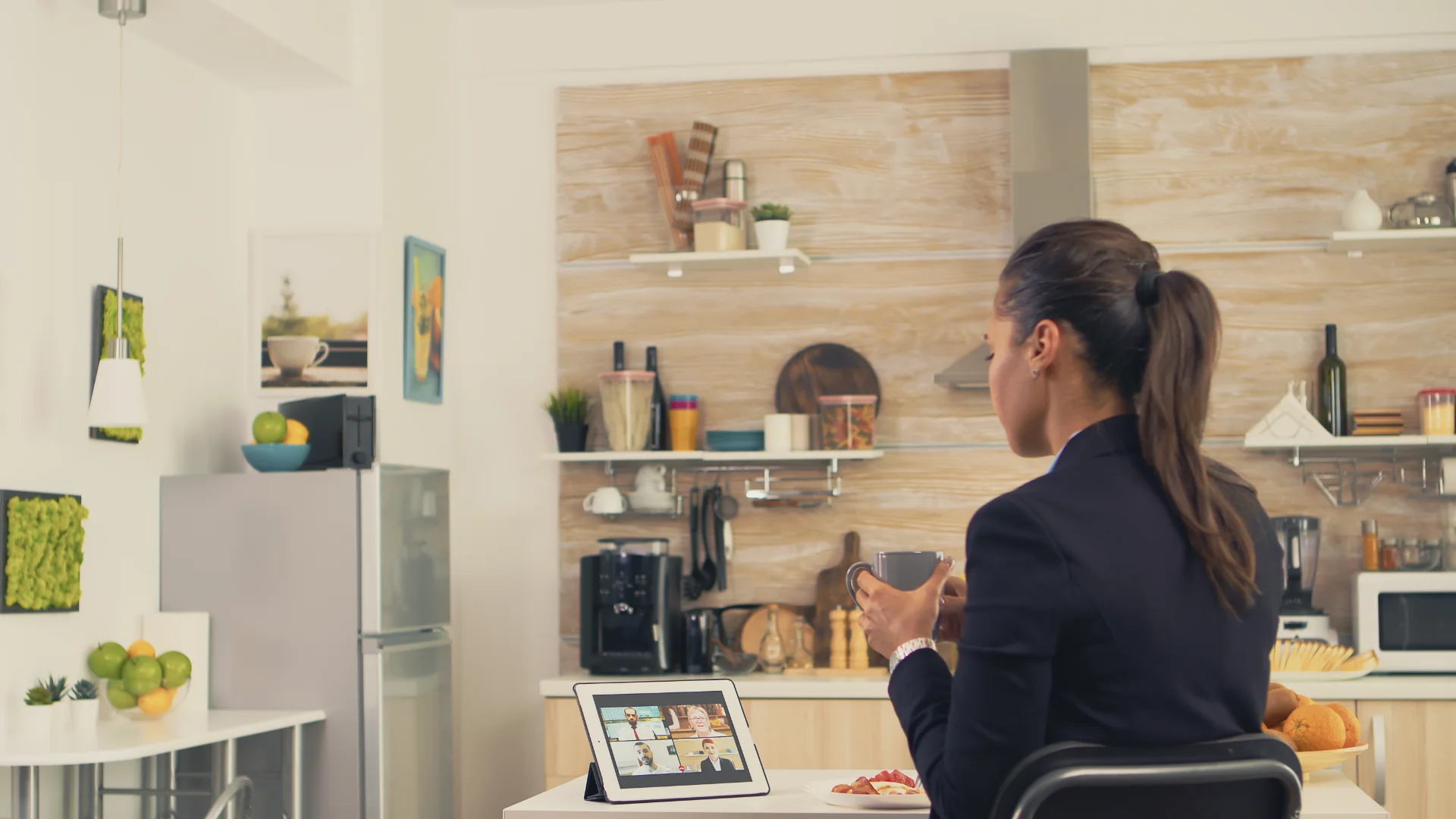 Designing Kitchen Zones: Why Modern Kitchens Are Organized Around Workflow, Not Walls
