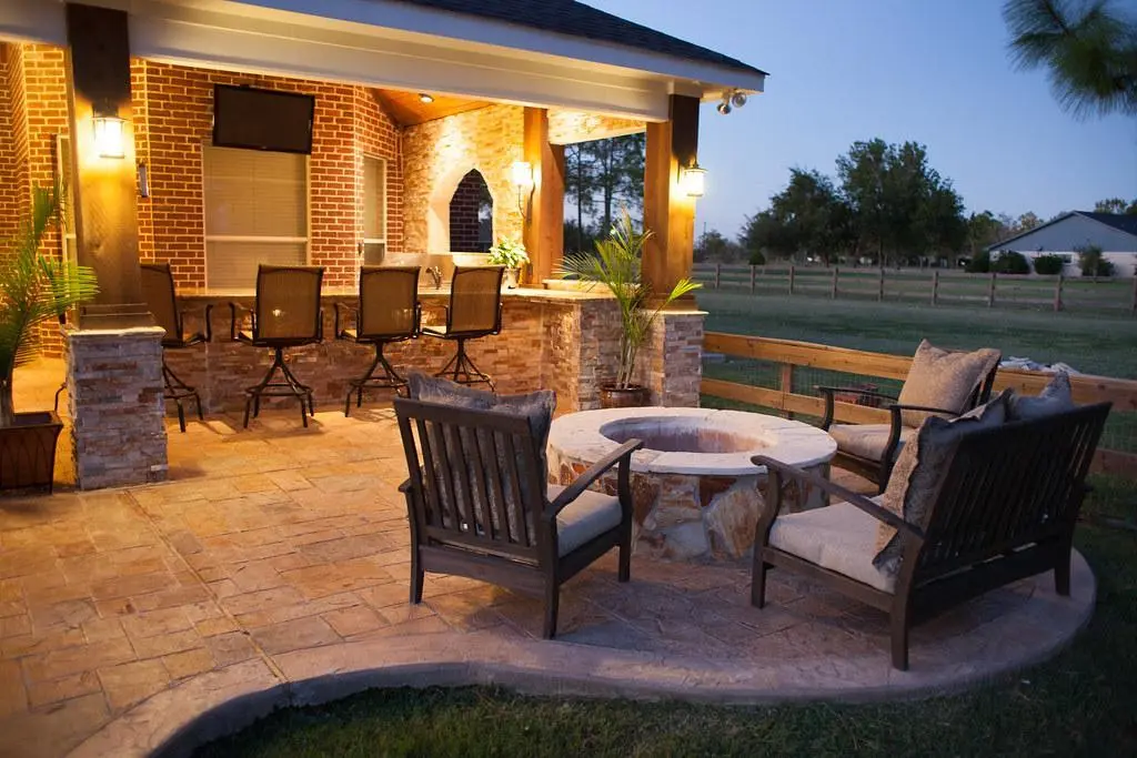 Pergola vs Patio Cover: Which Shade Structure Is Better for Phoenix Homes?
