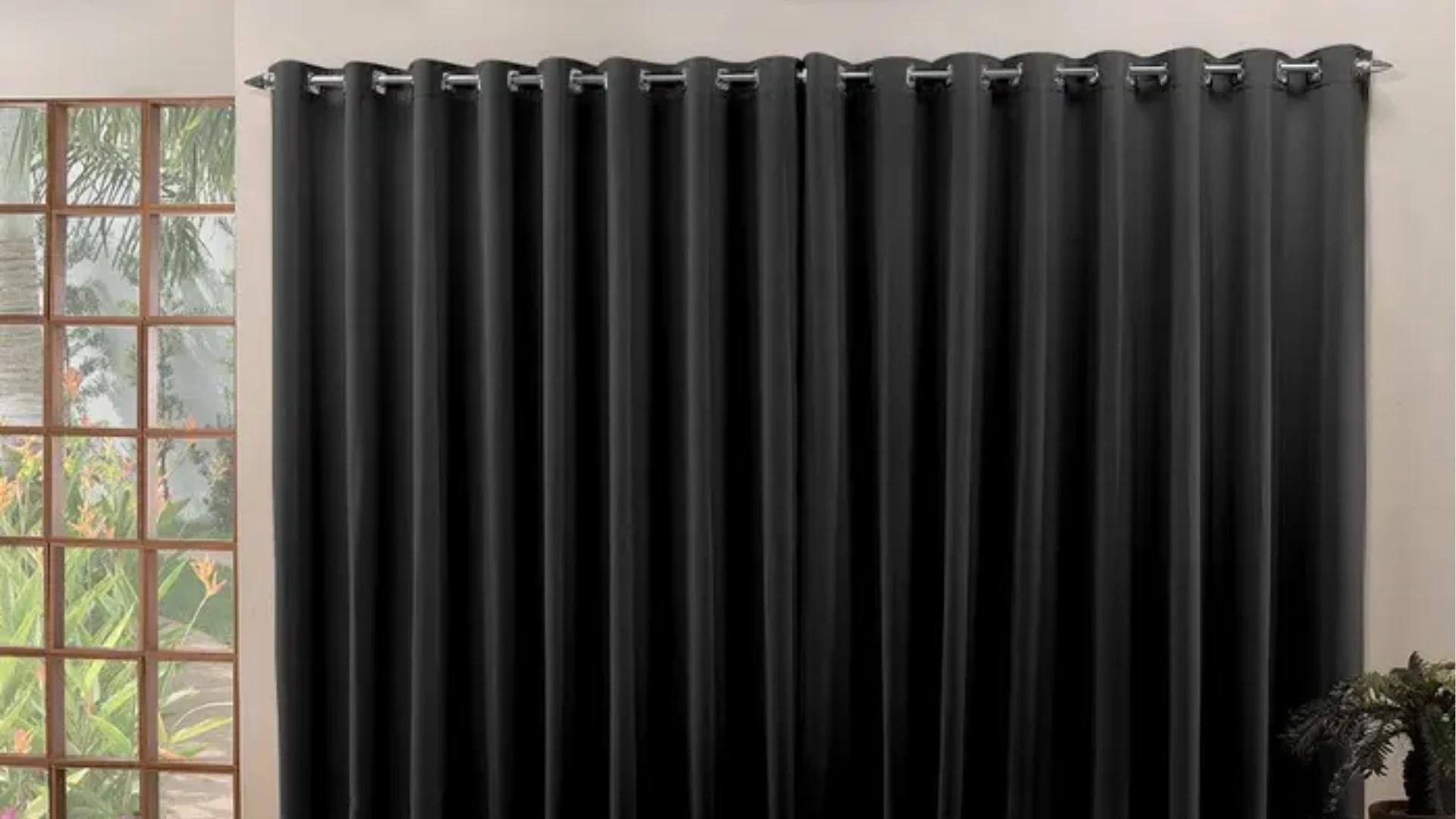 Top 8 Blackout Curtain Brands Available in Dubai Right Now