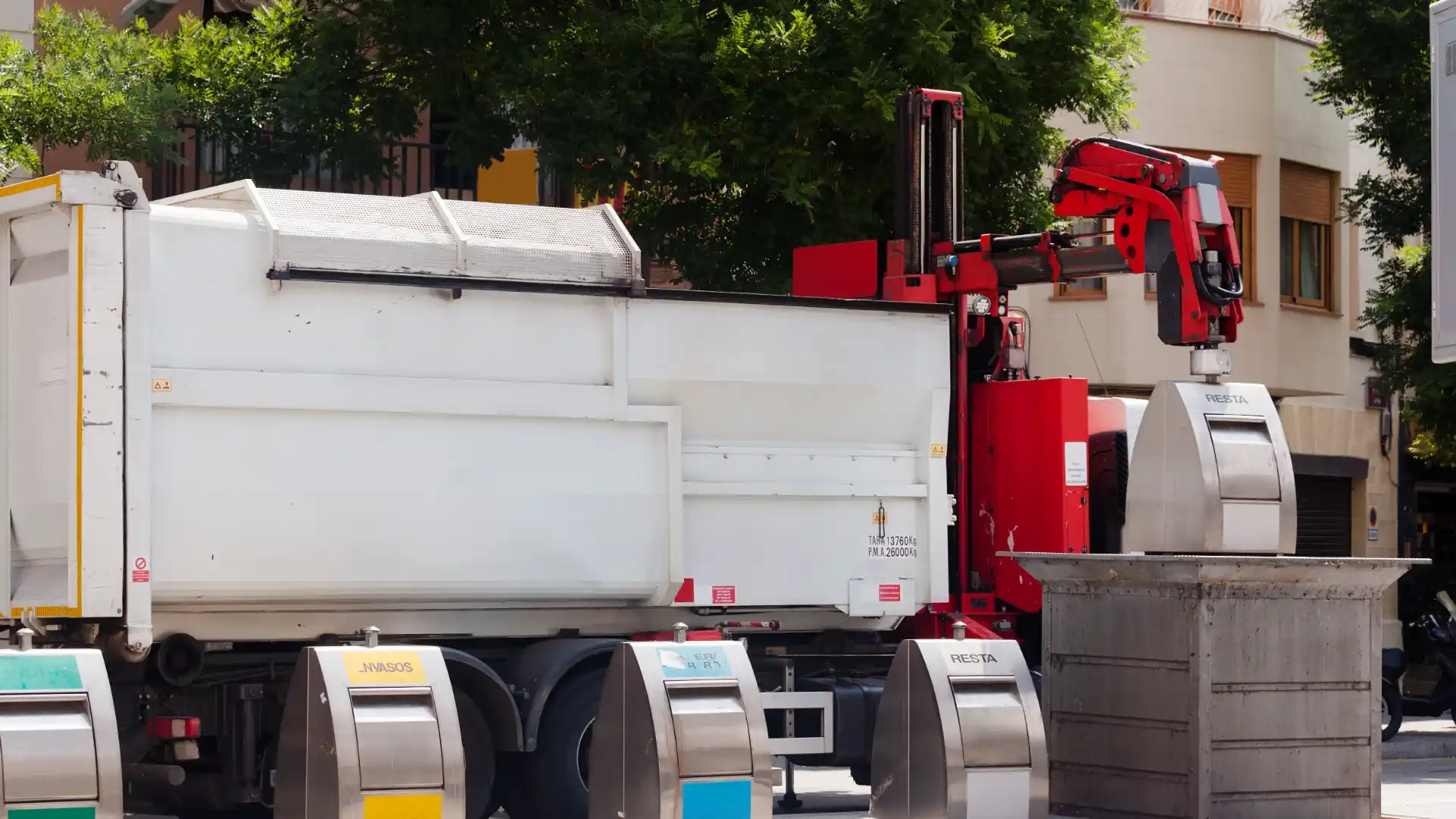 How Homeowners Tackle Waste Removal When a Renovation or Cleanout Produces More Than Expected
